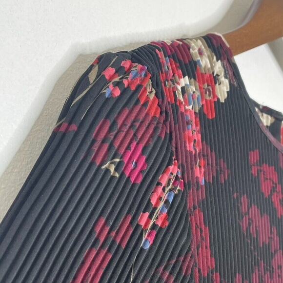 J Jill Wearever Collection Black Floral Print Pleated Tunic Blouse Size XS Women - Picture 2 of 8